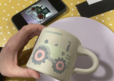 Tasse mit Traktormotiv, Keramik bemalen mit Herz